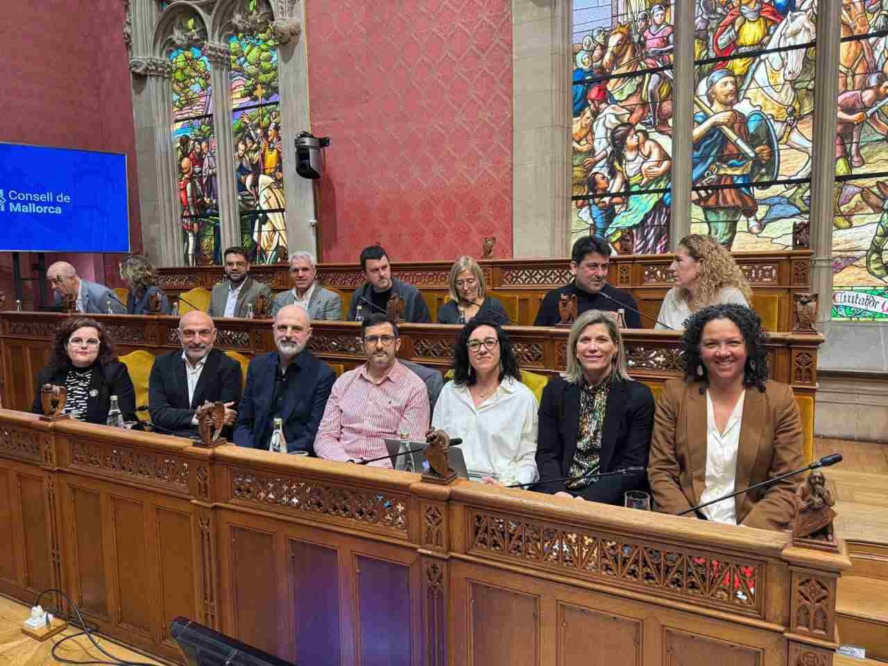 Los consellers del PSOE de Mallorca sentados en su bancada durante una sesión en el Consell de Mallorca