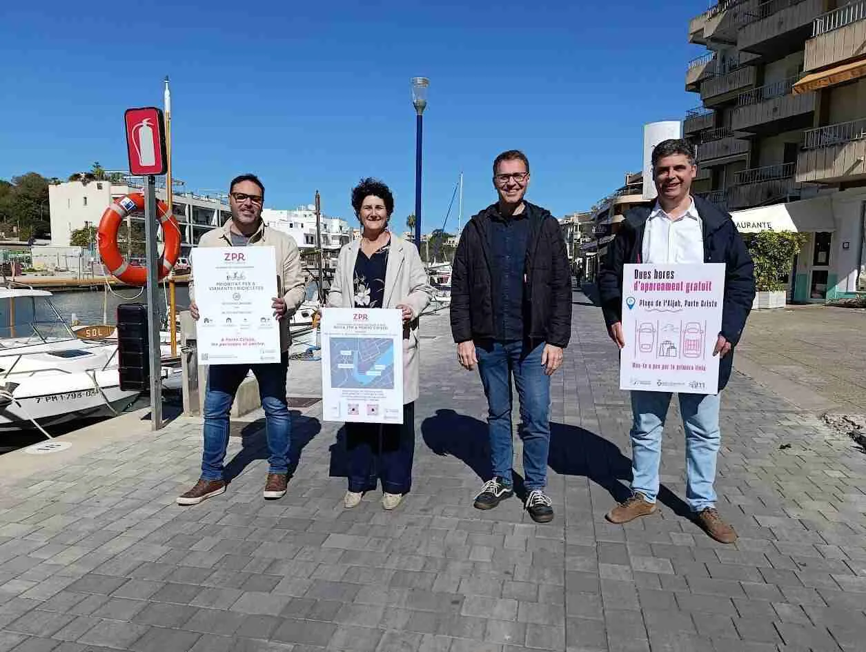 Miquel Oliver, Antònia Llodrà, Sebastià Llodrà y Francesc Pasqual presentan la ZPR en Porto Cristo