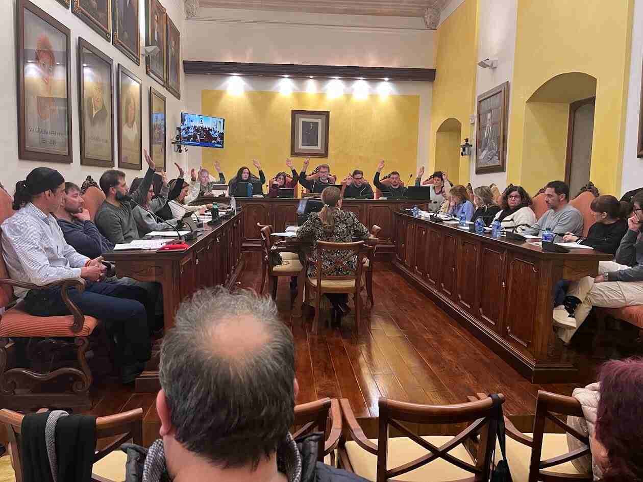 Votación en el Pleno del Ayuntamiento de Manacor sobre la piscina municipal
