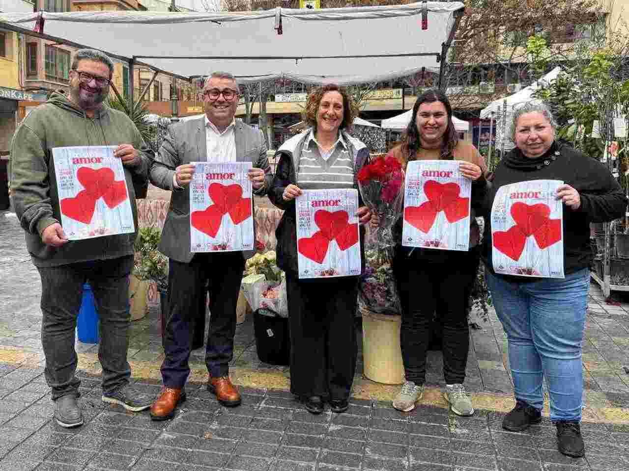 Representantes municipales presentan el cartel de la Fireta de los Enamorados 2026 en Inca