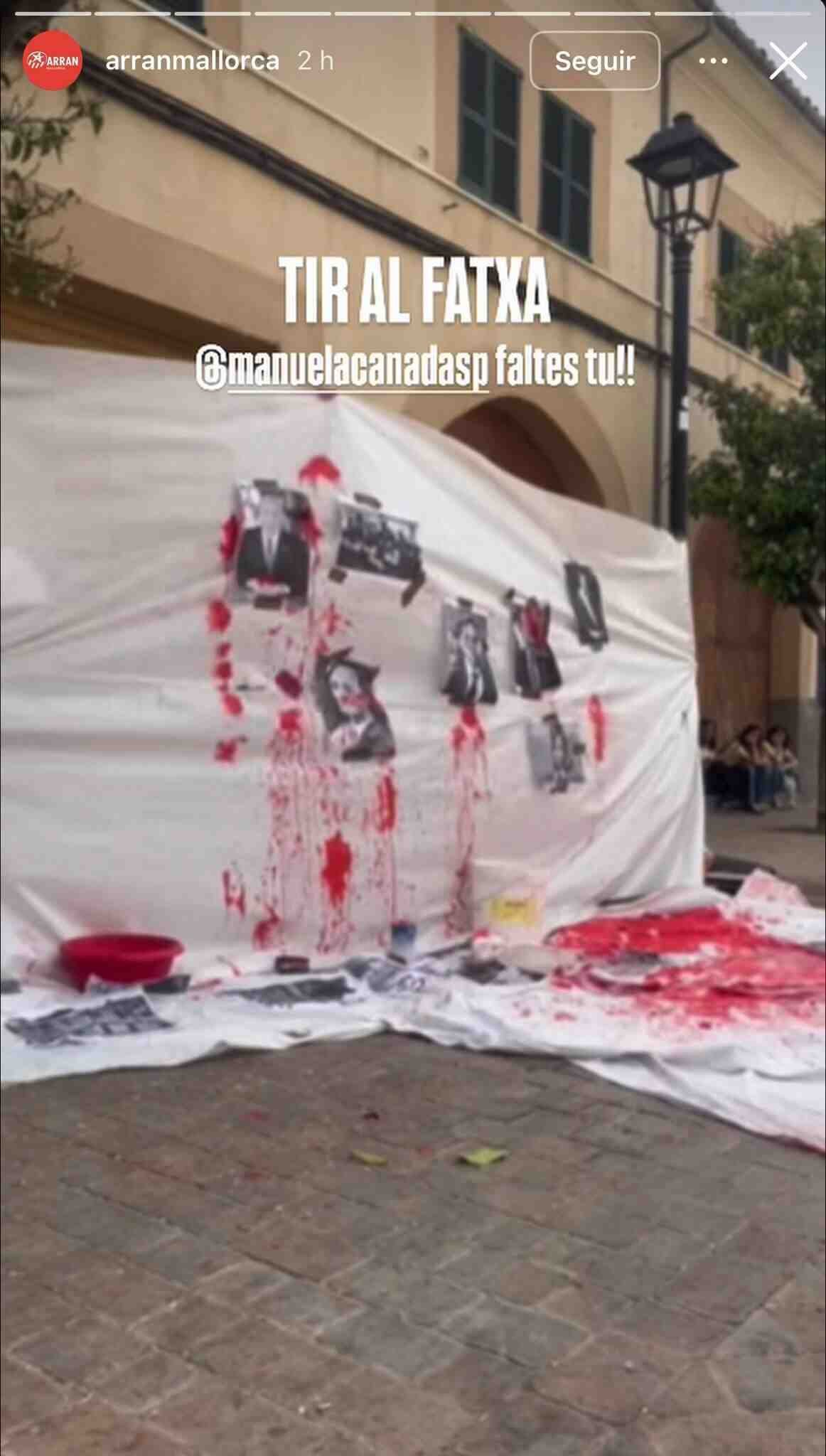 aptura de redes sociales de Arran con fotos manchadas de rojo y el lema 'Tiro al fatxa' señalando a Manuela Cañadas