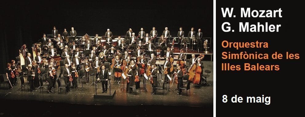 Fotografía de la formación completa de la Orquesta Sinfónica de las Islas Baleares sobre el escenario con el director