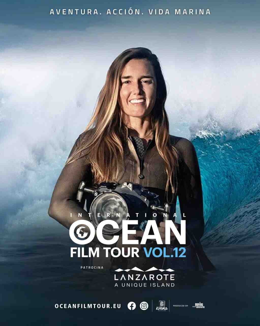 Cartel del International Ocean Film Tour en Manacor con fotógrafa submarina