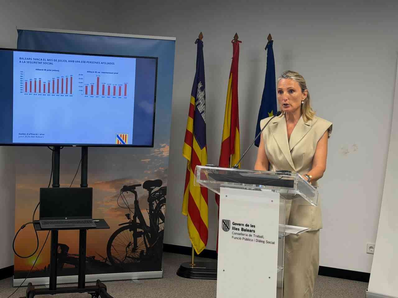 La consellera Catalina Cabrer durante la rueda de prensa sobre los datos de empleo de julio