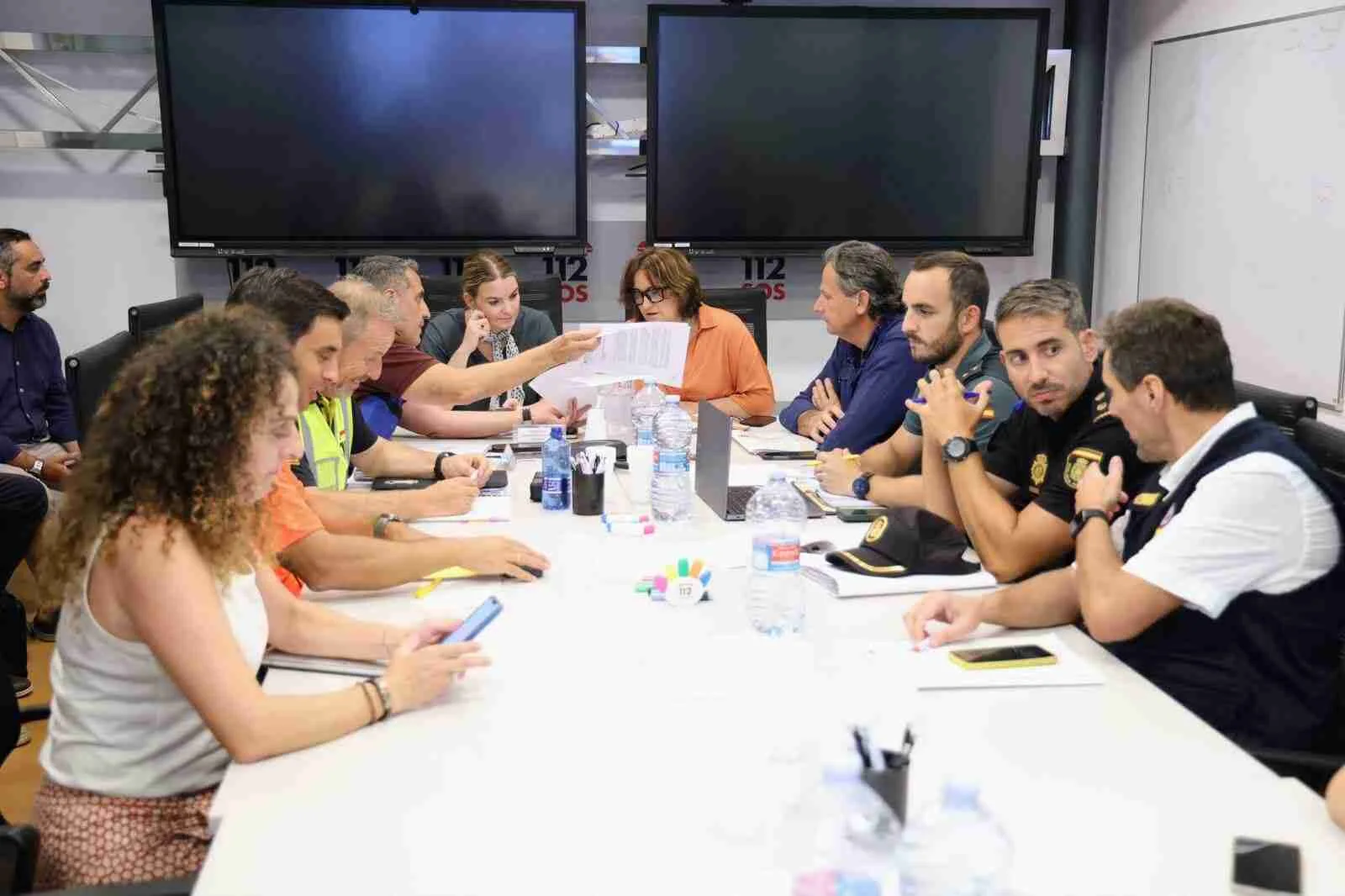 La presidenta Marga Prohens y el director general Pablo Gárriz en la reunión del CECOPI evaluando las emergencias del eclipse