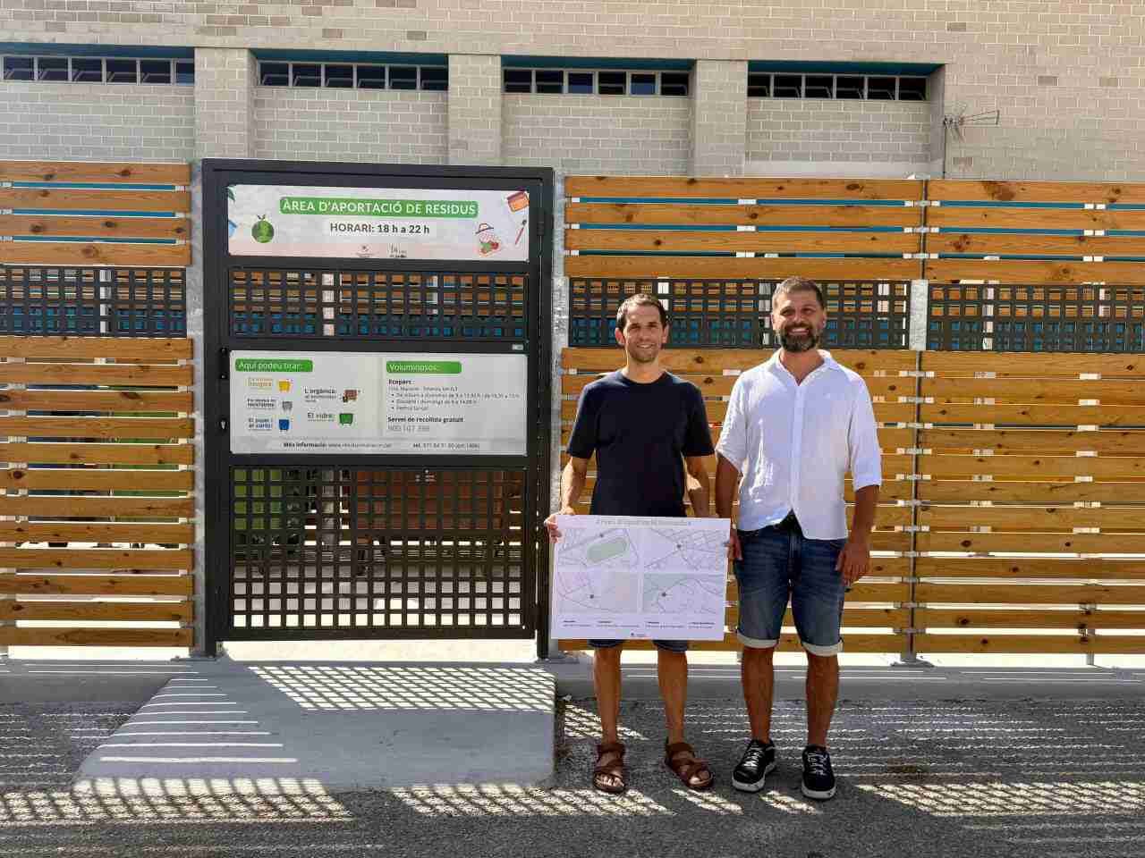 Mateu Marcé y Antoni Pascual presentan las nuevas áreas de aportación de residuos en Manacor
