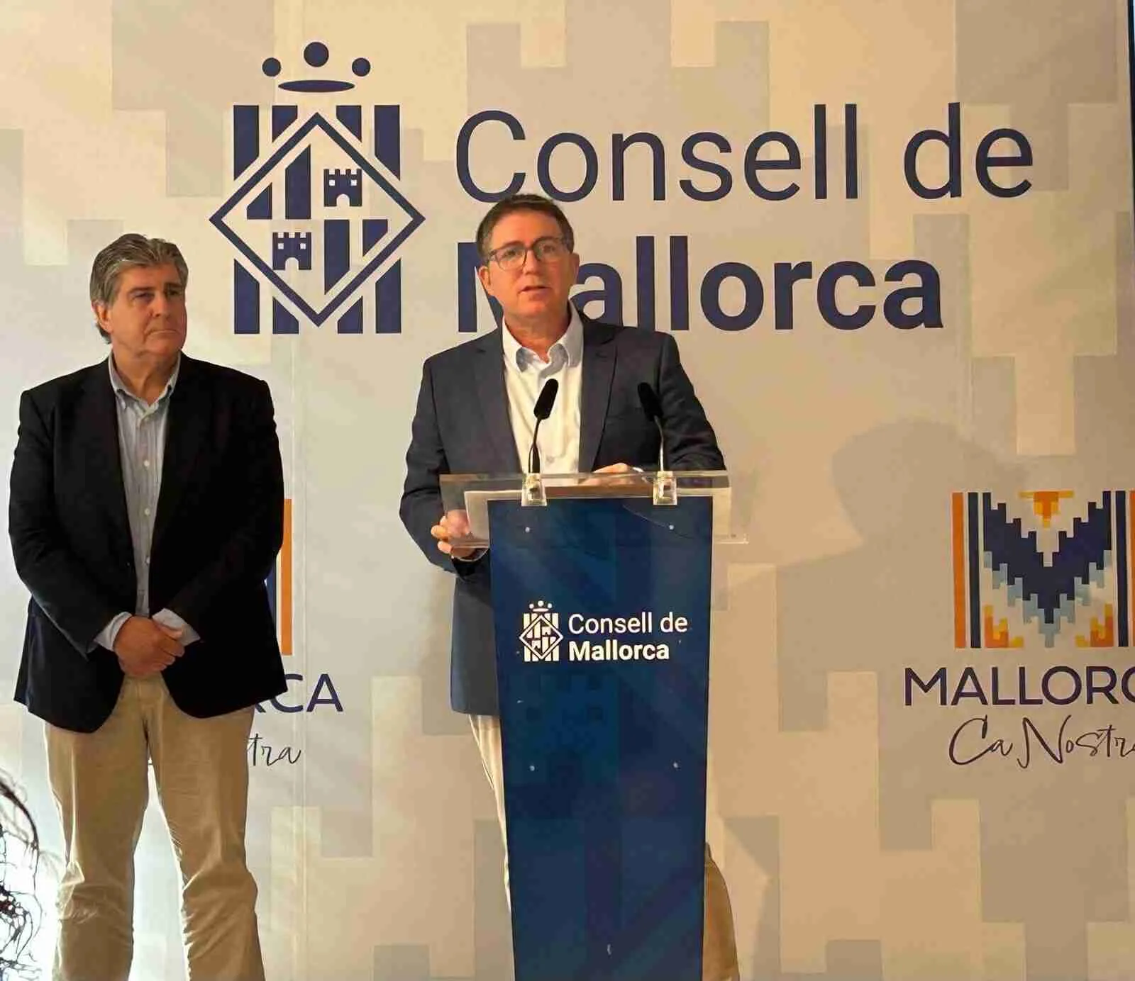 Guillem Ginard y Pedro Rosselló en rueda de prensa del Consell de Mallorca