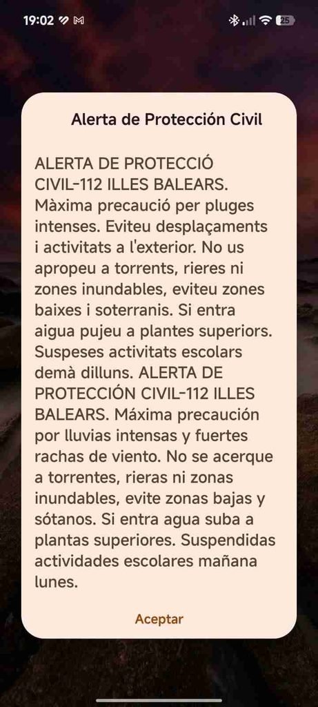 Mensaje de alerta de Protección Civil en la pantalla de un teléfono móvil