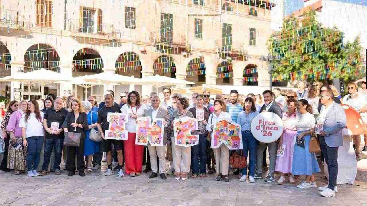 Autoridades y vecinos en la presentación de las Ferias de Inca 2026